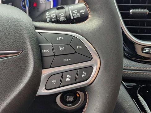 New 2026 Chrysler Pacifica Pinnacle image 16