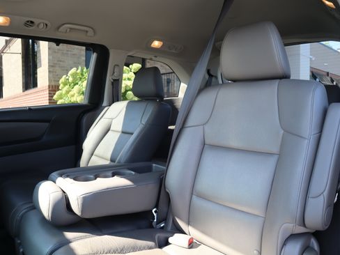 Used 2017 Honda Odyssey Touring Elite image 26