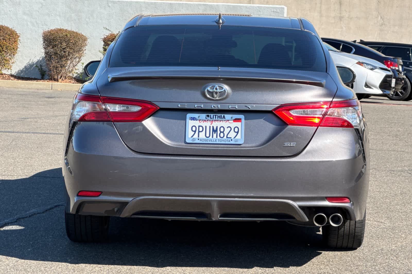 Used 2019 Toyota Camry SE w/ Carpet Mat Package FWD image 6