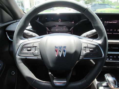 Used 2024 Buick Envista Avenir FWD image 23
