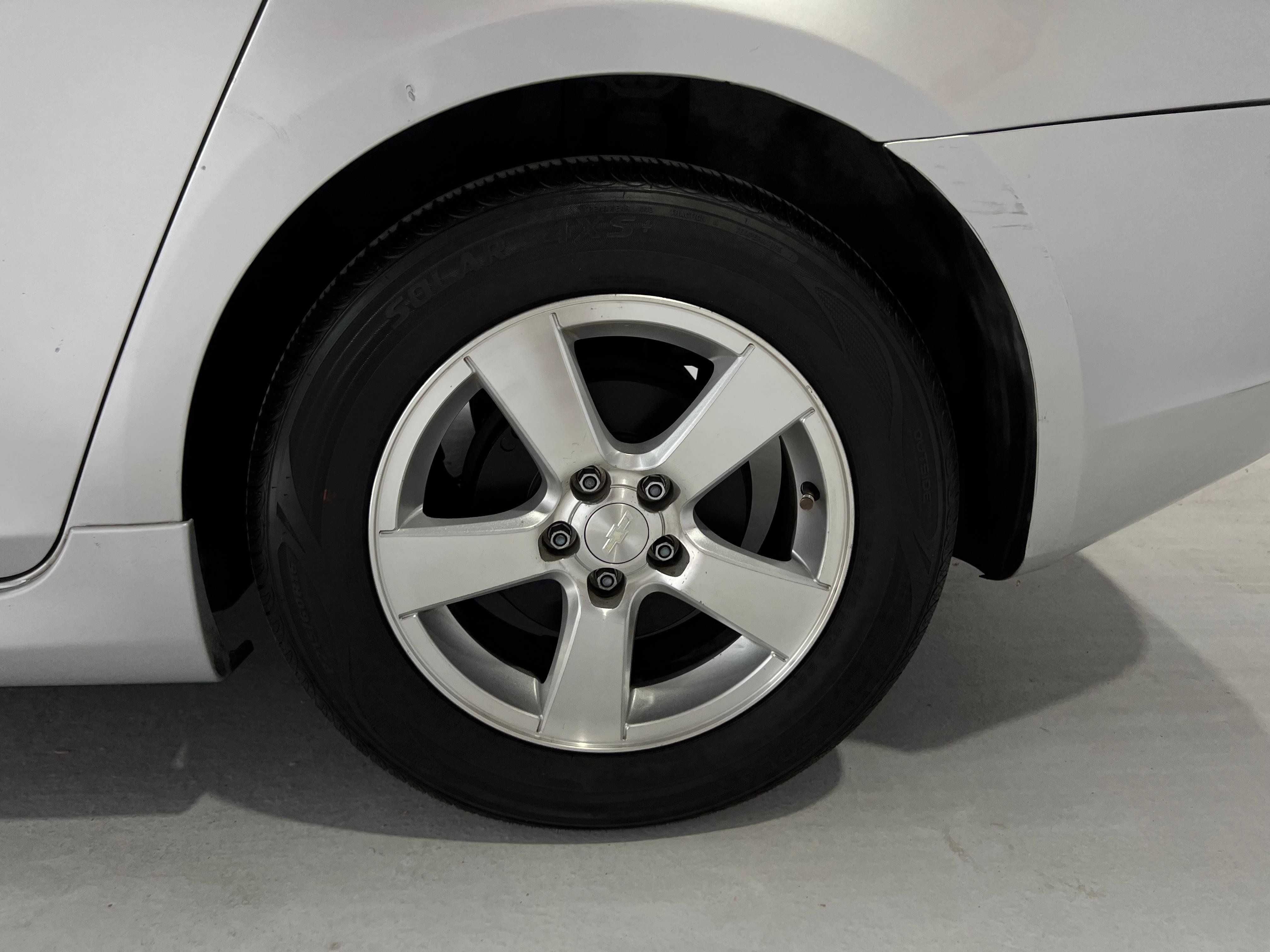 Used 2013 Chevrolet Cruze LT w/ RS Package FWD image 9