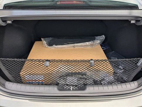 Used 2025 Hyundai Elantra Sport image 18