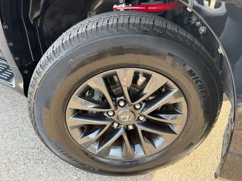 Used 2017 Lexus GX 460 Premium AWD/4WD image 4