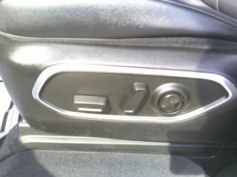 Used 2023 Jeep Wagoneer 4WD image 13