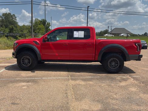 Used 2019 Ford F150 Raptor w/ Equipment Group 802A Luxury AWD/4WD image 34
