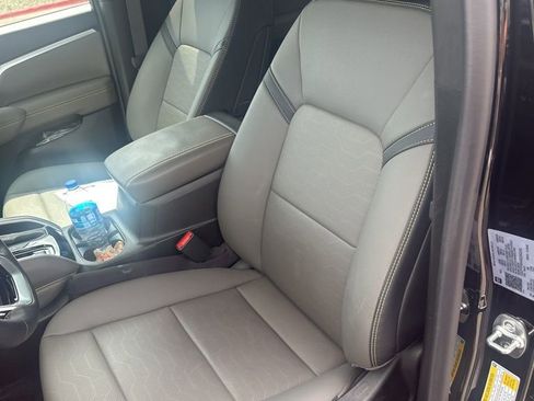 Used 2025 Chevrolet Colorado ZR2 w/ Technology Package image 5