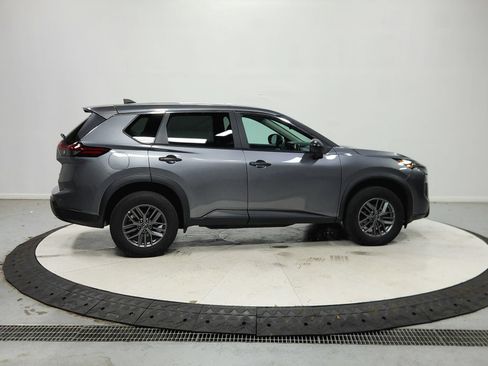 Used 2025 Nissan Rogue S AWD/4WD image 9