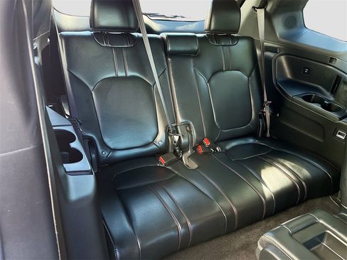 Used 2025 Honda Pilot Black Edition image 29