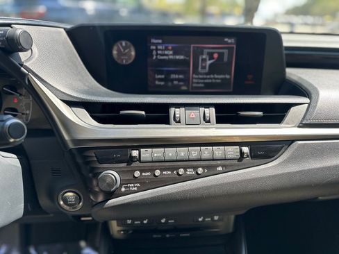 Used 2019 Lexus ES 350 w/ Premium Package FWD image 21