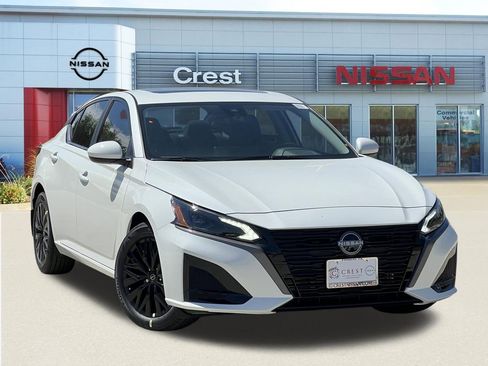 New 2026 Nissan Altima 2.5 SV FWD image 1