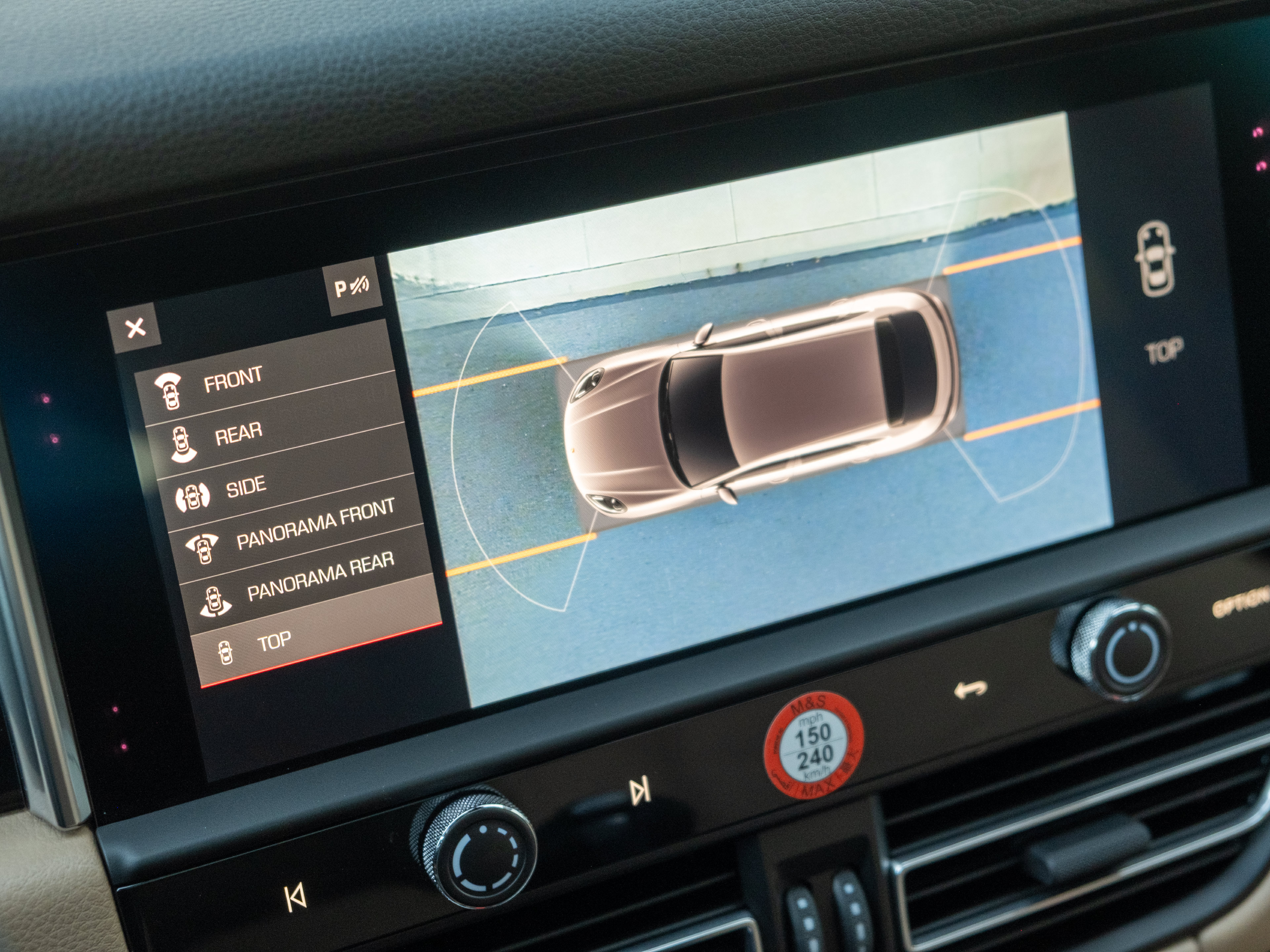 Certified 2026 Porsche Macan AWD/4WD image 30