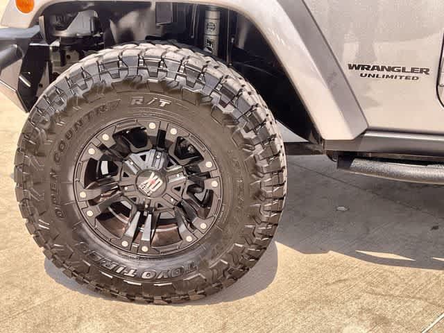Used 2016 Jeep Wrangler Unlimited Rubicon w/ Connectivity Group AWD/4WD image 9