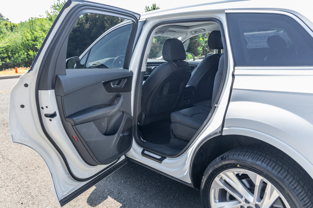 Used 2023 Audi Q7 3.0T Premium Plus AWD/4WD image 26