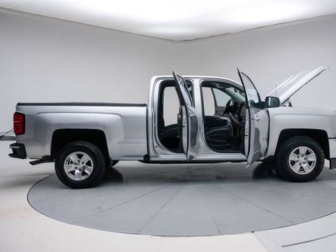 Used 2019 Chevrolet Silverado 1500 LT RWD image 14