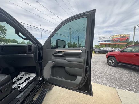 Used 2024 Chevrolet Silverado 2500 High Country w/ Midnight Edition image 37