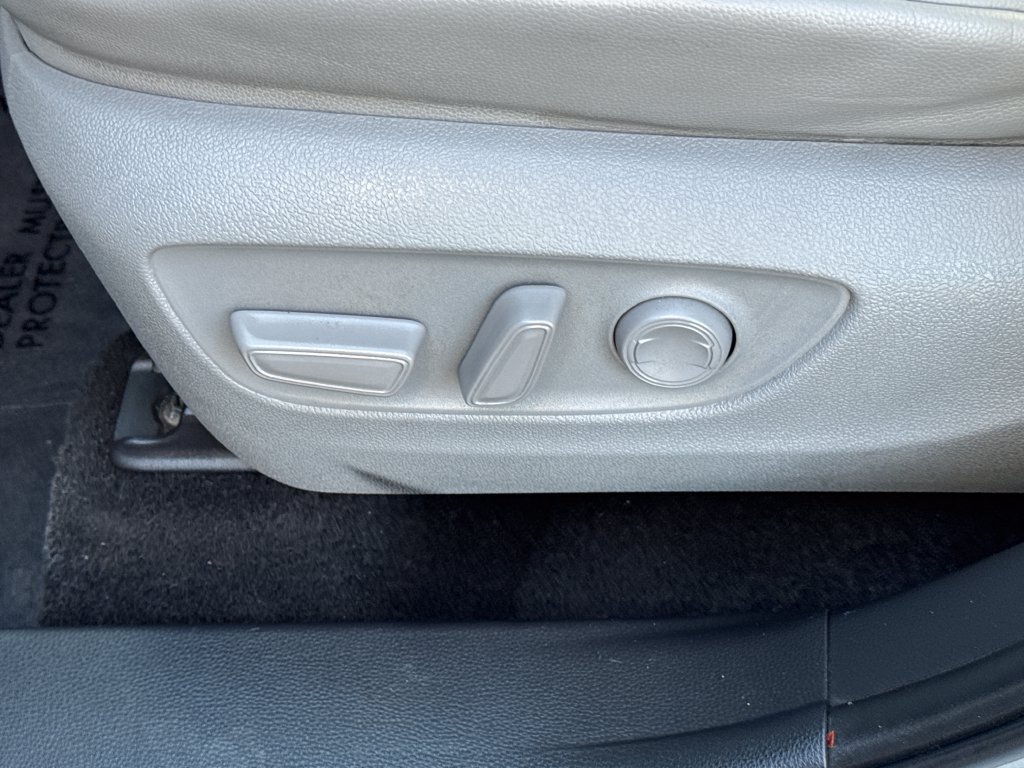 Used 2024 Toyota Highlander XLE AWD/4WD image 52