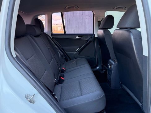 Used 2018 Volkswagen Tiguan Limited w/ Premium Package image 15