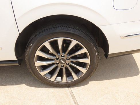 Used 2021 Lincoln Navigator L Reserve w/ Luxury Package AWD/4WD image 16