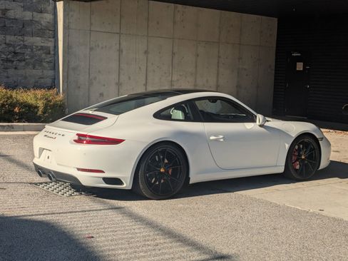 Used 2017 Porsche 911 Carrera S image 9