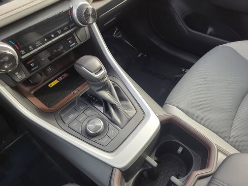 Used 2023 Toyota RAV4 Limited image 22