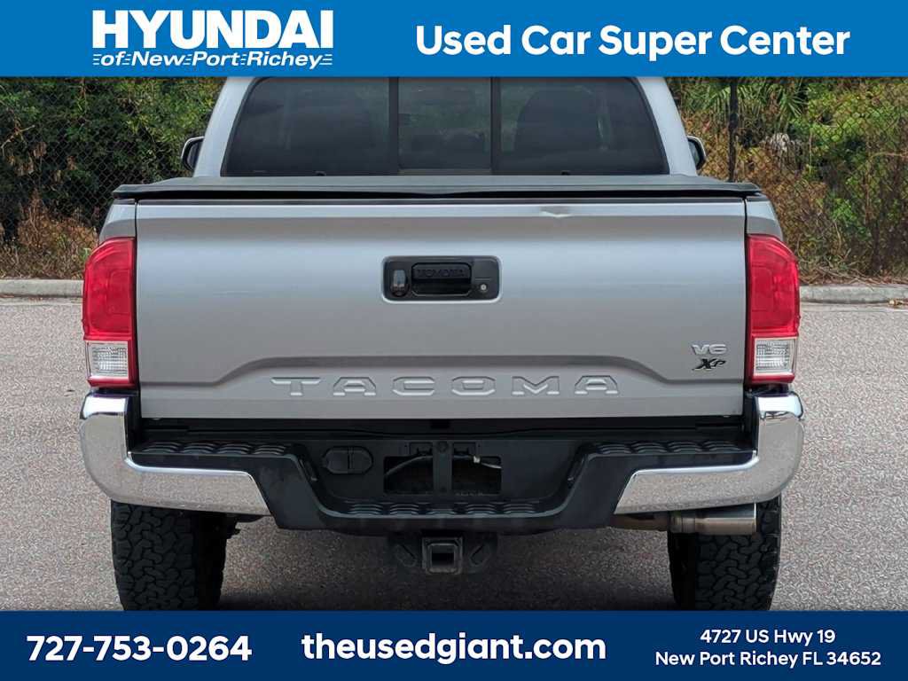 Used 2016 Toyota Tacoma TRD Sport RWD image 4