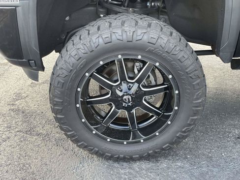 Used 2025 GMC Sierra 2500 Denali w/ Denali Reserve Package AWD/4WD image 9