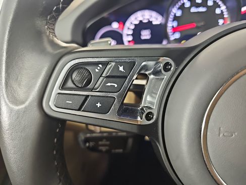 Used 2020 Porsche Cayenne Turbo image 16