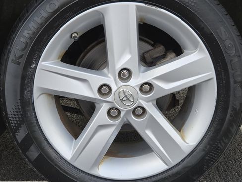 Used 2014 Toyota Camry SE image 7