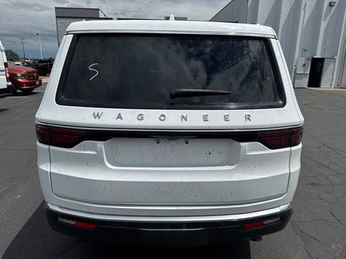 Used 2022 Jeep Wagoneer Series II AWD/4WD image 11