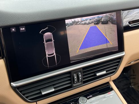 Used 2021 Porsche Cayenne S image 29