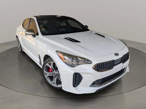 Used 2018 Kia Stinger GT2 RWD image 1