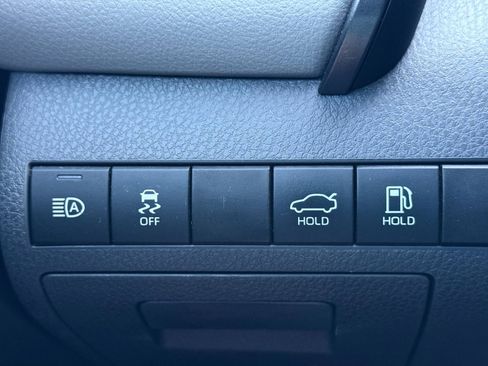 Used 2020 Toyota Camry SE w/ Carpet Mat Package FWD image 27