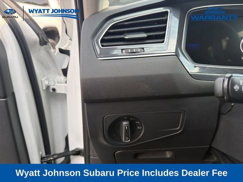 Used 2024 Volkswagen Tiguan SE AWD/4WD image 18