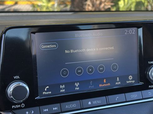 Used 2025 Nissan Sentra S image 20