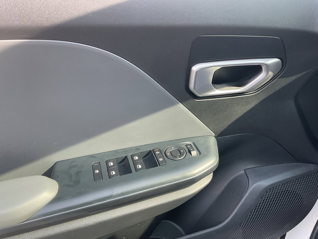 Used 2025 Kia K4 FWD image 15