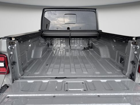 Used 2022 Jeep Gladiator Rubicon w/ LED Lighting Group AWD/4WD image 8