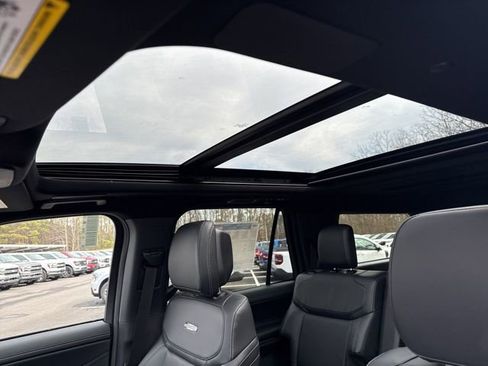 New 2026 Ford Expedition Max Platinum image 20