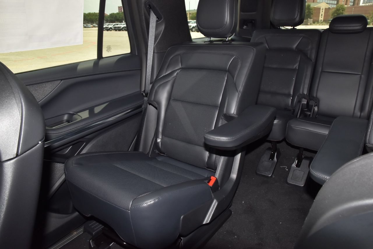 New 2027 Lincoln Navigator Reserve w/ Jet Appearance Package AWD/4WD image 20