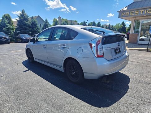 Used 2015 Toyota Prius Two FWD image 3