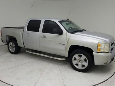 Used 2011 Chevrolet Silverado 1500 LT w/ Texas Edition image 7