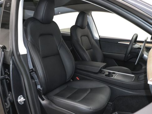 Used 2024 Tesla Model Y Long Range image 25