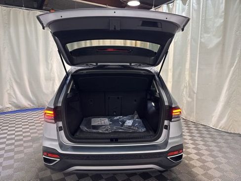 New 2026 Volkswagen Taos SEL AWD/4WD image 36