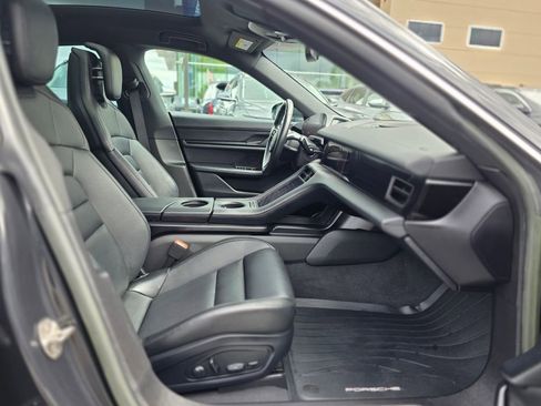 Used 2022 Porsche Taycan 4S AWD/4WD image 10