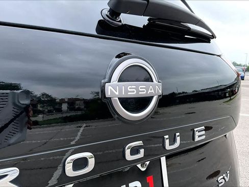 Certified 2023 Nissan Rogue SV FWD image 31