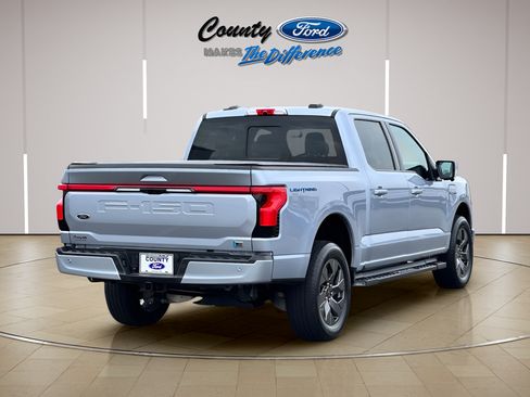 Used 2022 Ford F150 Lightning Lariat AWD/4WD image 7