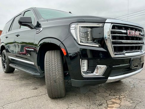 Used 2023 GMC Yukon SLT AWD/4WD image 2