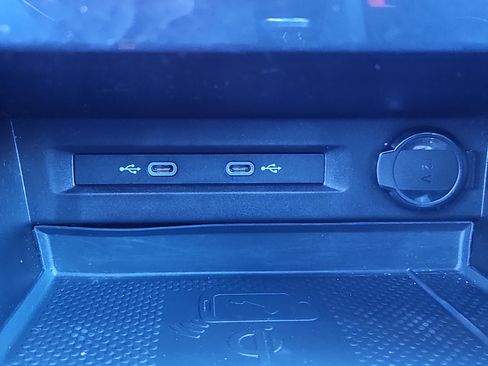 Certified 2022 Volkswagen Tiguan SE w/ Panoramic Sunroof Package image 12