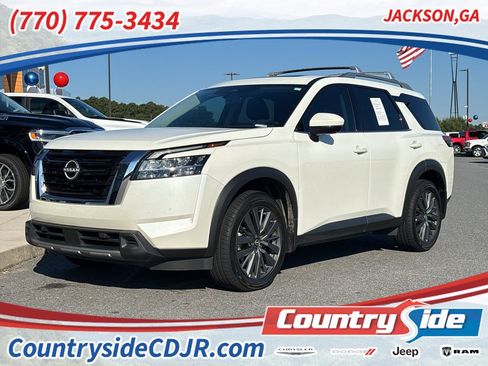 Used 2024 Nissan Pathfinder SL w/ SL Premium Package FWD image 1