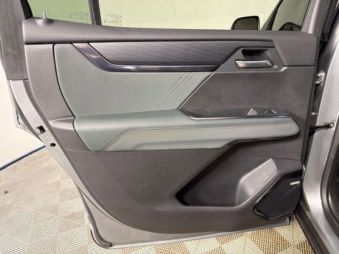 Used 2025 GMC Acadia AT4 image 23