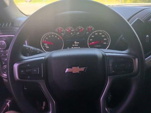 Used 2020 Chevrolet Silverado 1500 LT AWD/4WD image 22